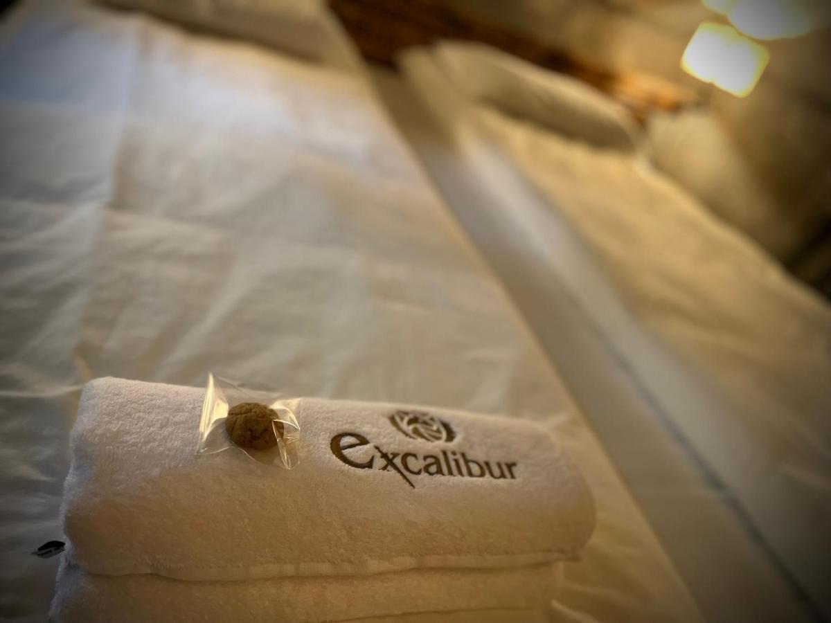Excalibur Minihotel Eger Ngoại thất bức ảnh